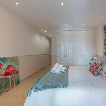 Apartment Dolmen Group- Aloha Royal