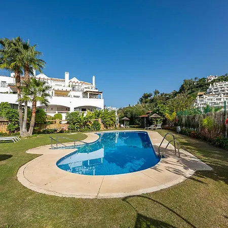 Dolmen Group- Aloha Royal Apartment Marbella